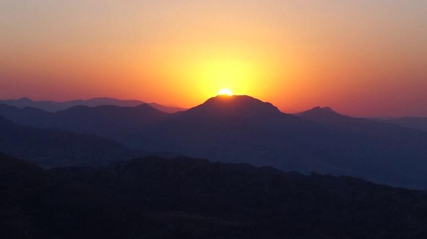 Восход солнца на горе Немрут