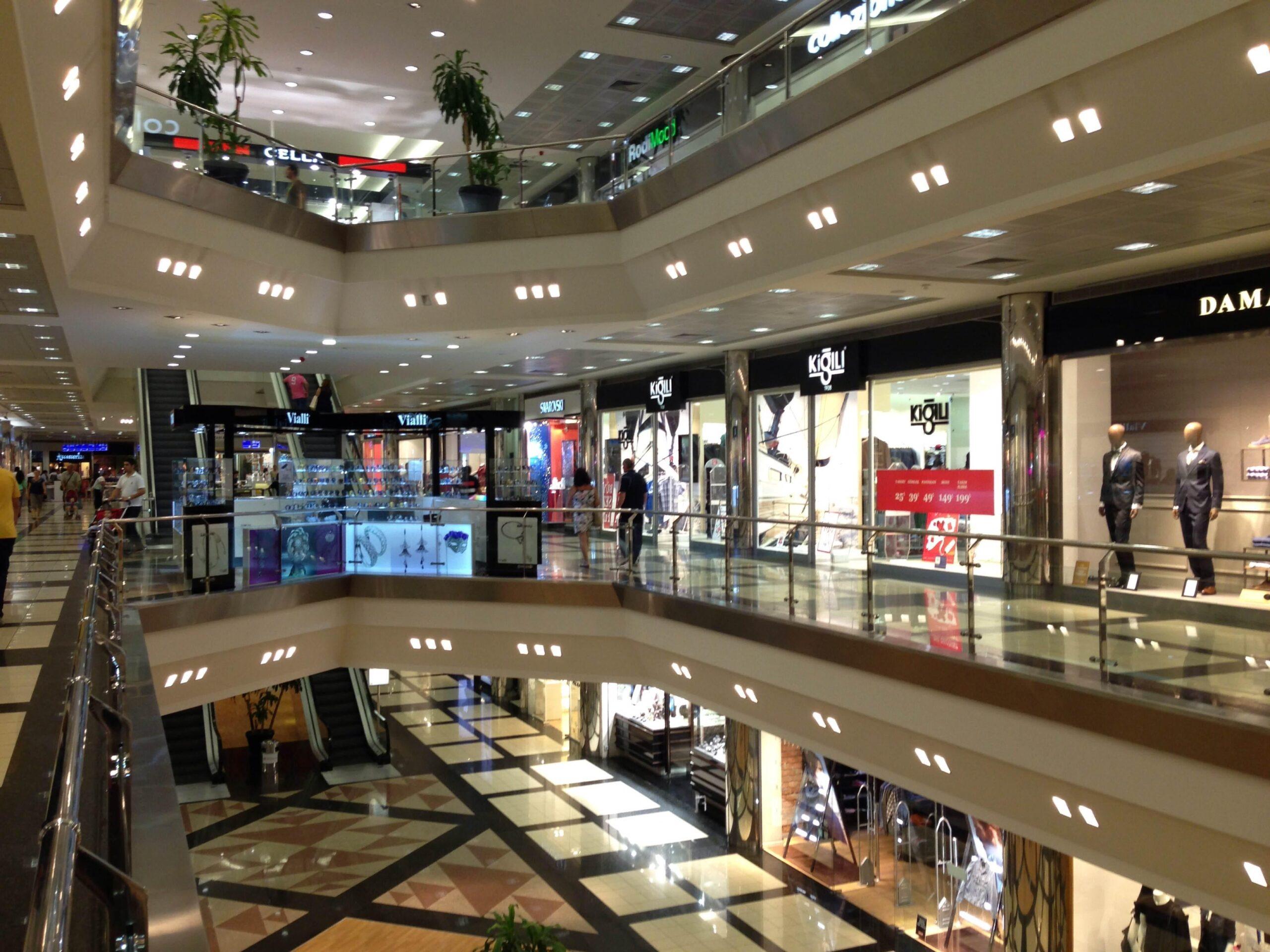 Фото торгового центра в Кемере