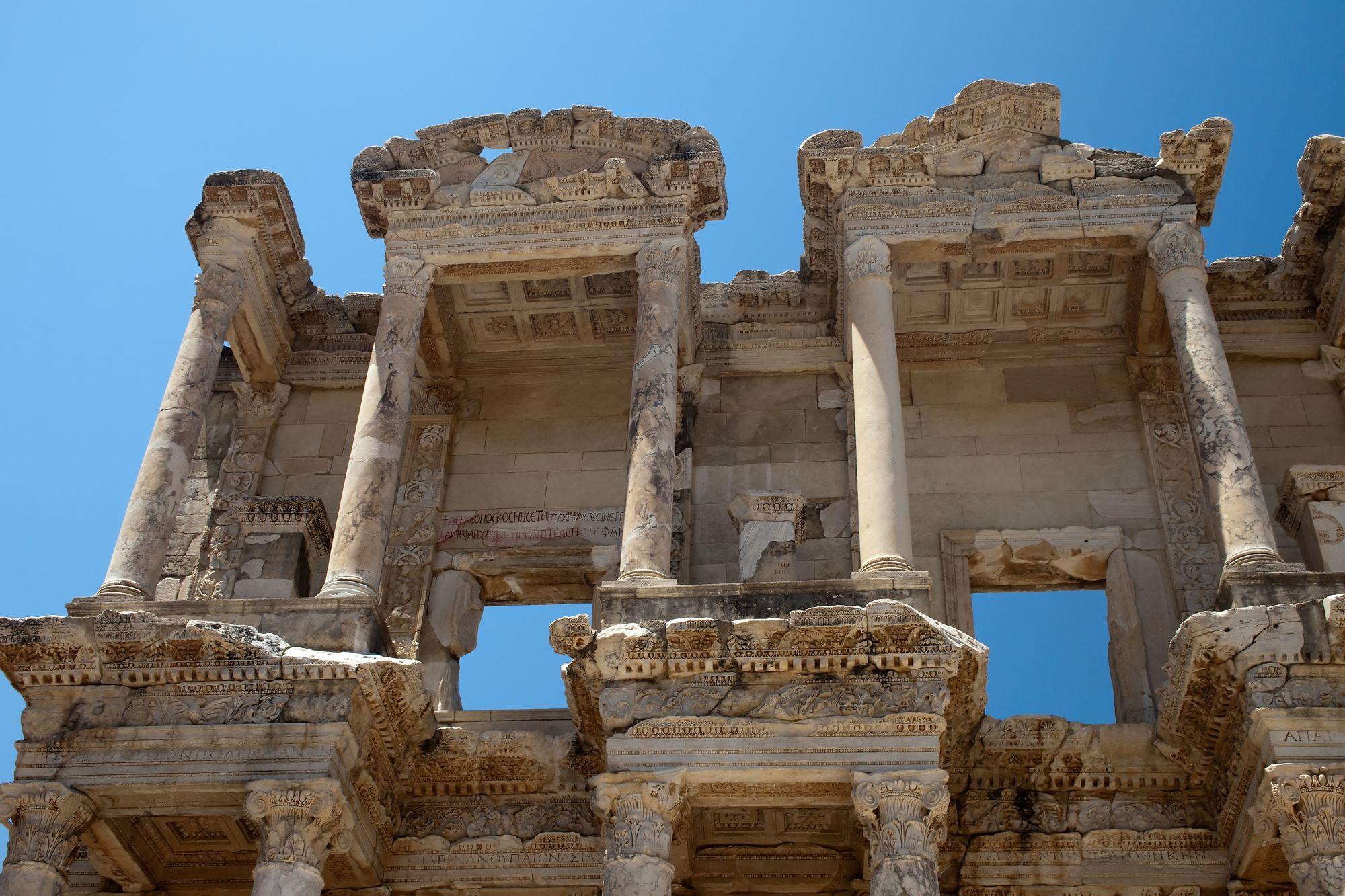 Город эфес славился сооружением