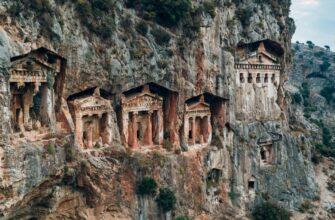 реставрация таинственного мавзолея в Турции