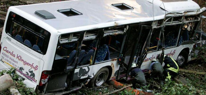 Автобус попал в аварию в Турции