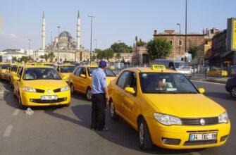 Таксист передал крупную денежную сумму пассажиру из РФ