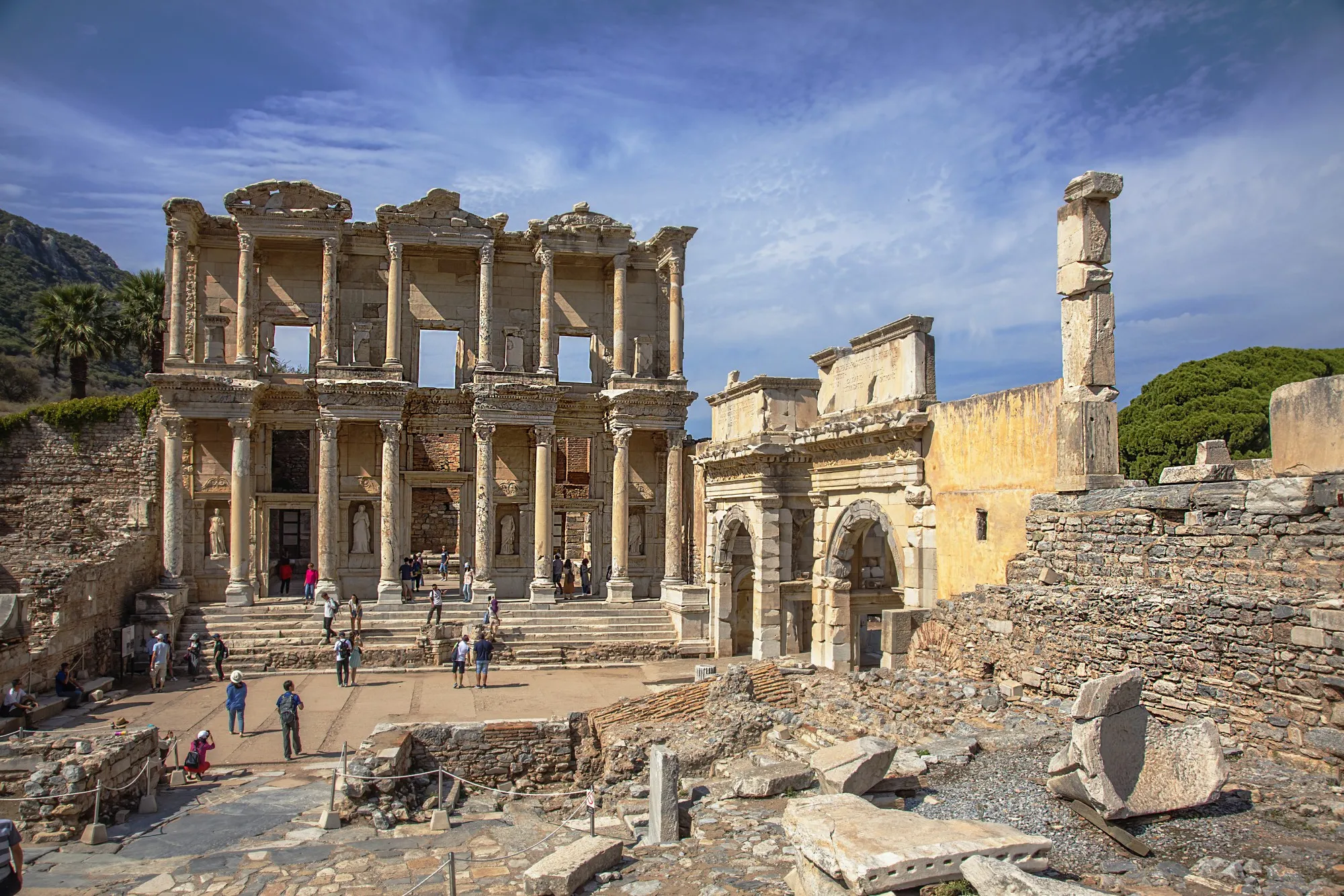 Античный город Гирнополис: Величественные руины, ожившая история