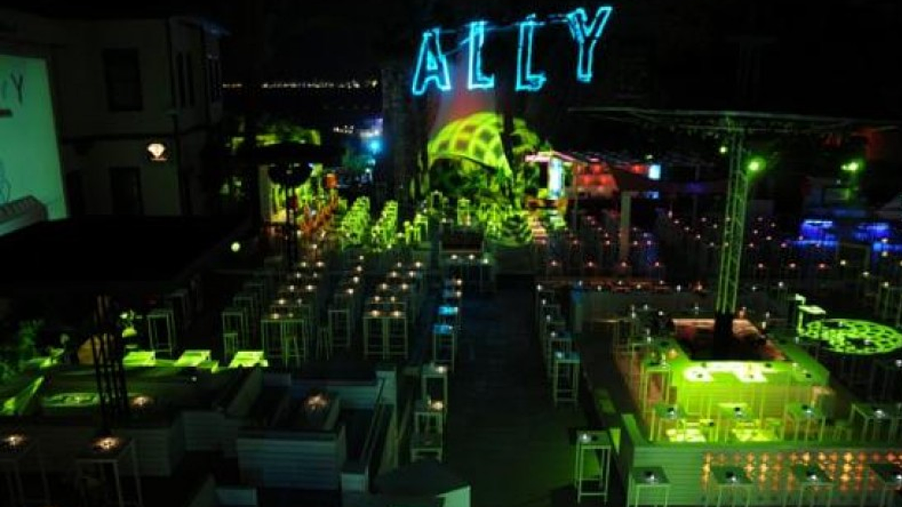 Ночной клуб Ally в Анталии