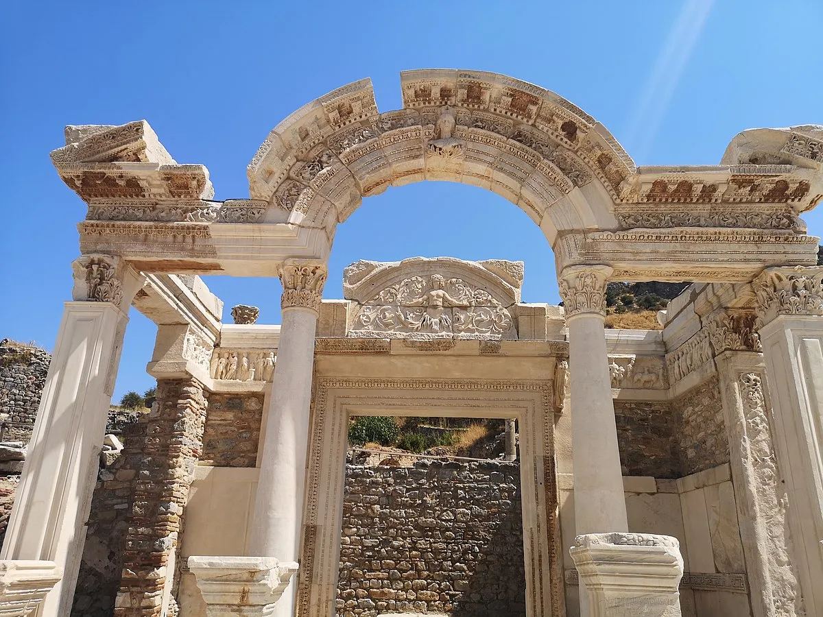 Ворота Магнезии в Эфесе 