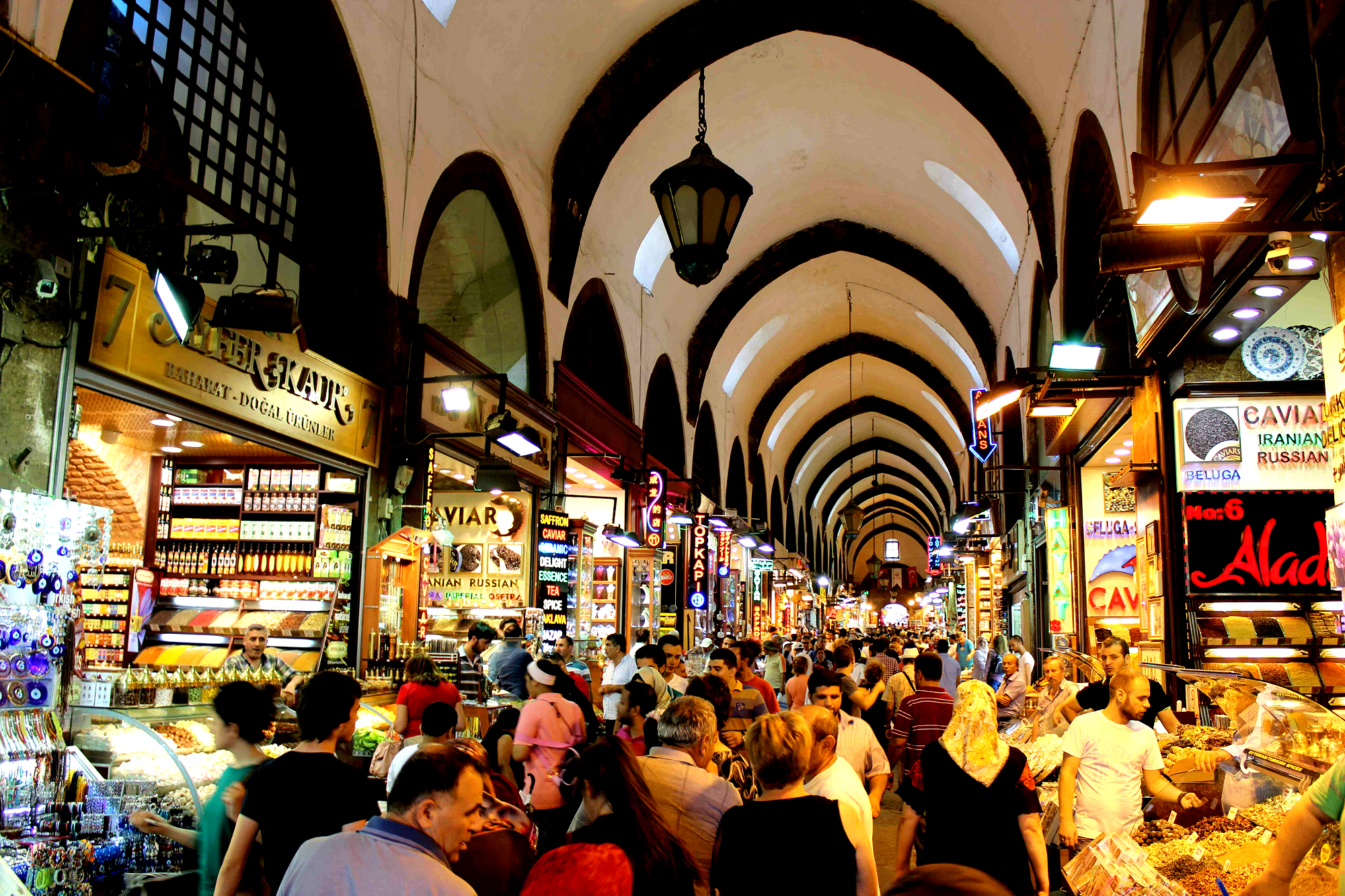 Крытый рынок Спайс Базар в Стамбуле
