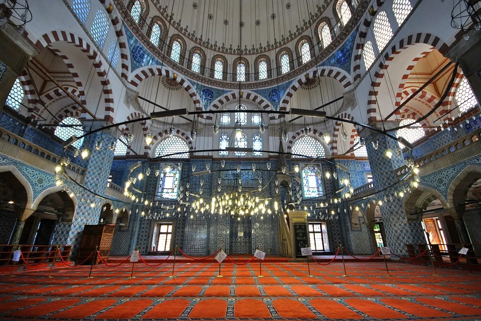 Джамия Рустема паши в Стамбуле