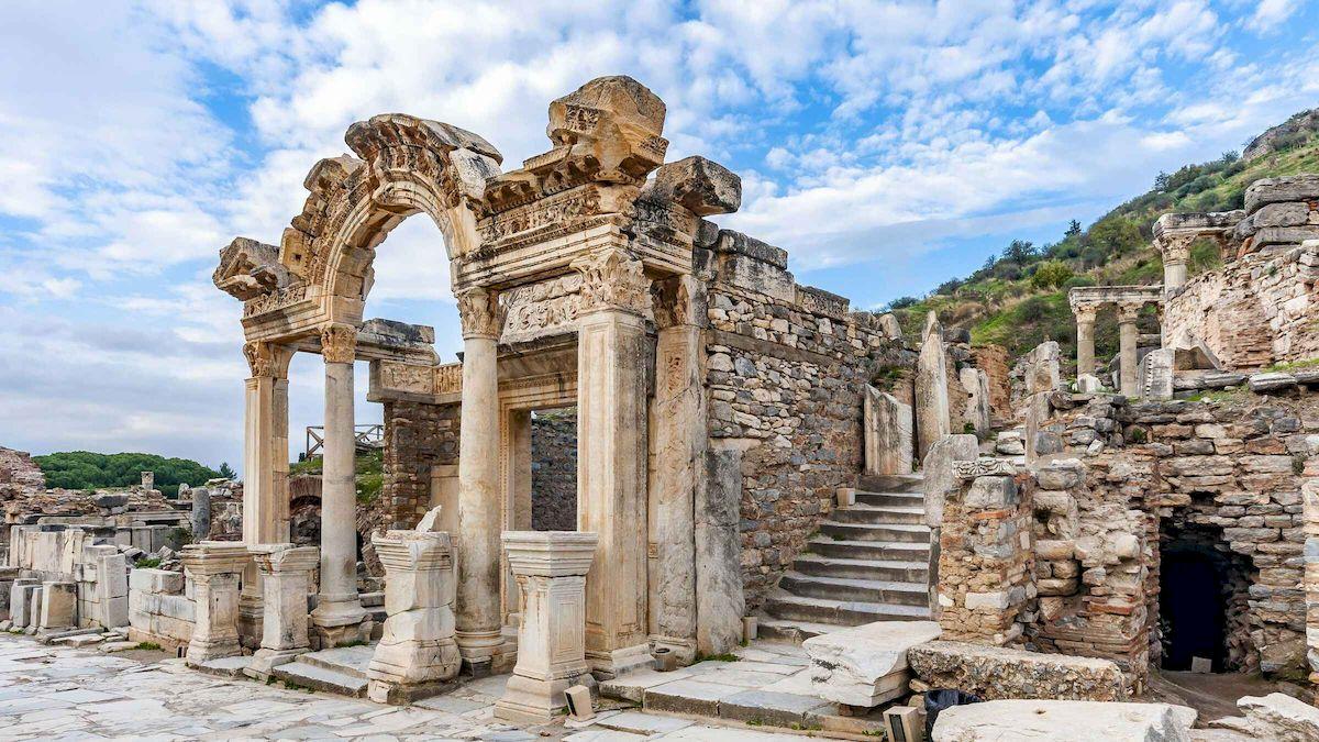 Античная руина Педасос