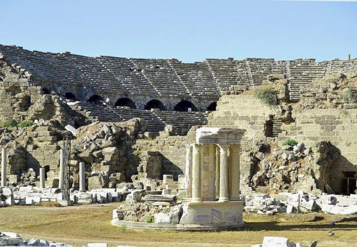 Развалины амфитеатр