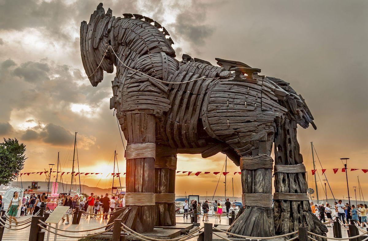 Троянский конь в Турции