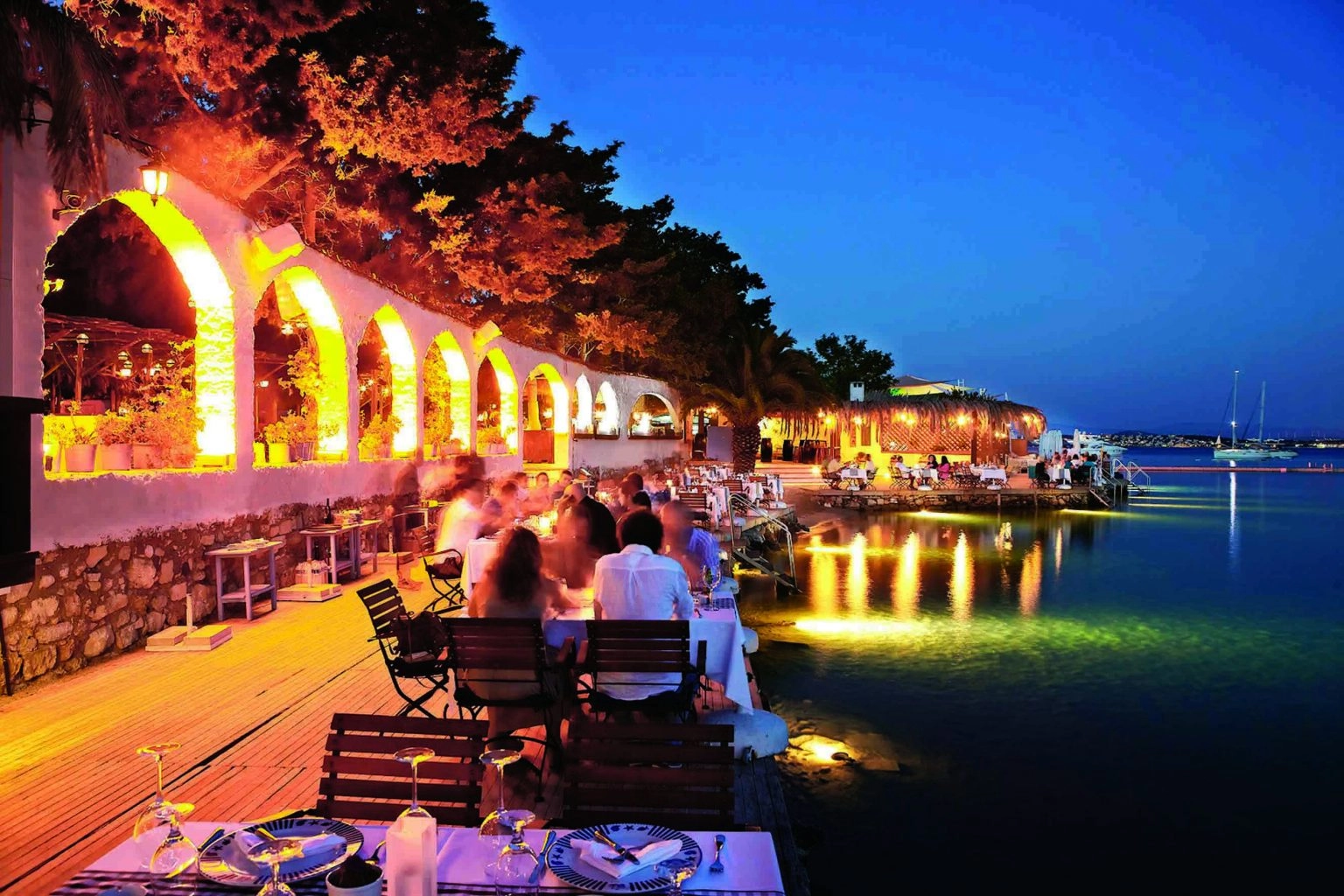 ТОП-10 местных пляжных баров и клубов в Белеке для ночных развлечений