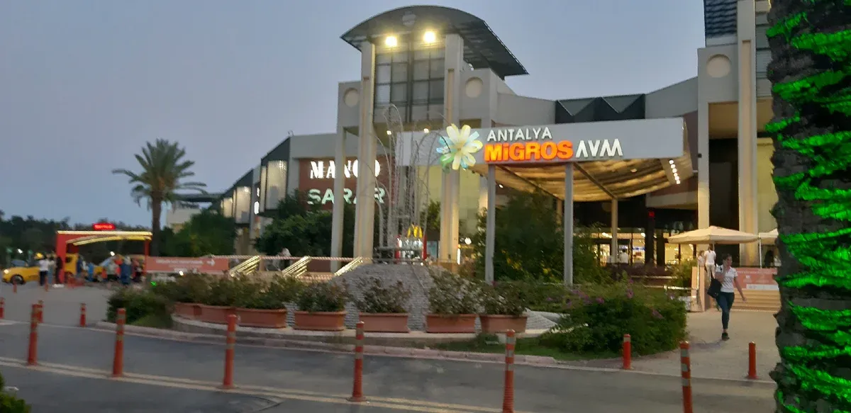 Мигрос Анталья 5М – крупный торговый центр