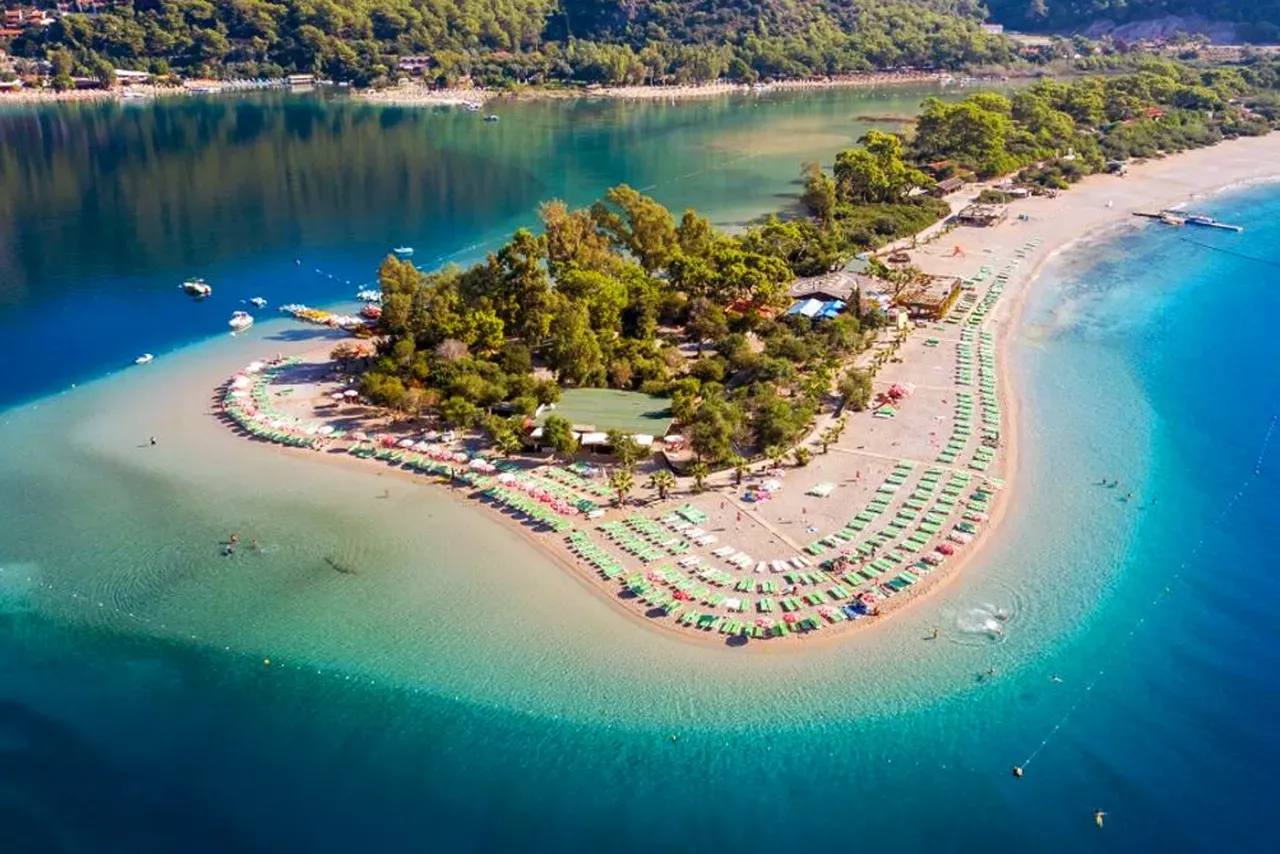 Где в Турции белый песок и голубая вода
